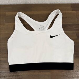 Nike women sports bra size M